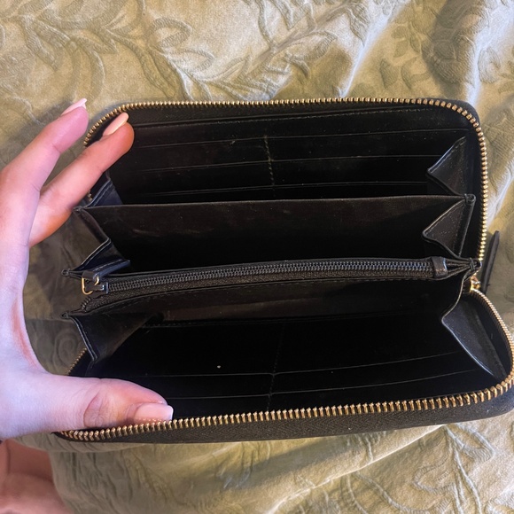 Gucci wallet - Picture 2 of 2